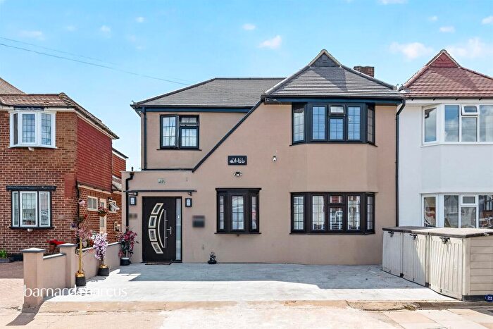 6 Bedroom Semi-Detached House For Sale In Kneller Road, New Malden, KT3