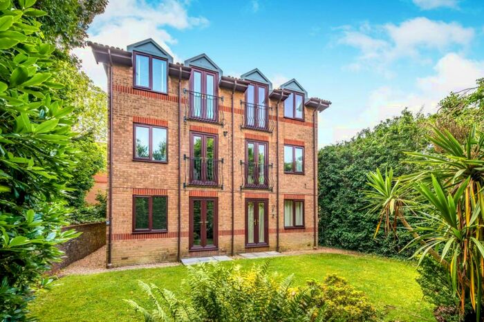 1 Bedroom Flat To Rent In Westlands, Kings Road, Horsham, RH13