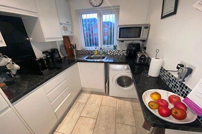 2 Bedroom Flat To Rent In Brunsborough Close, Wirral, CH62