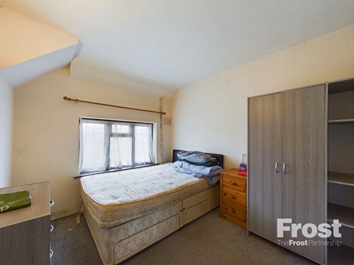 3 Bedroom Terraced House For Sale In Station Crescent, Ashford, Surrey, TW15