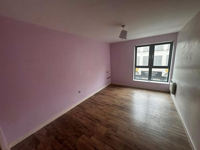 1 Bedroom Flat For Sale In Queens Dock Avenue, Hull, HU1