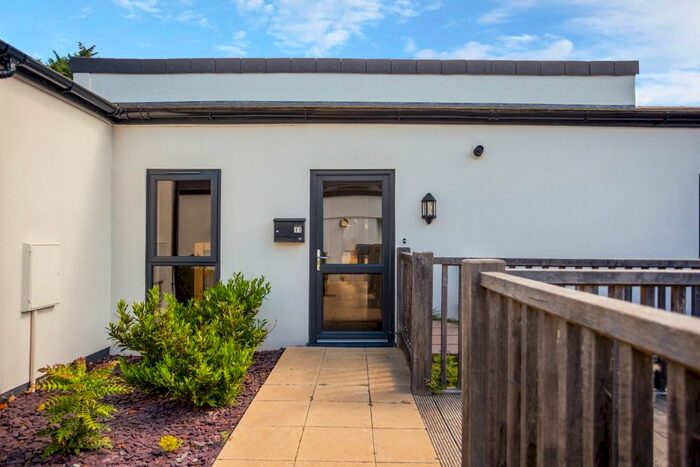 1 Bedroom Flat To Rent In Cherry Orchard, Marlborough, SN8