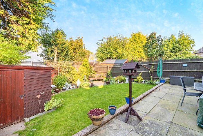 2 Bedroom Bungalow For Sale In Hexton Road, Barton-Le-Clay, Bedford, MK45