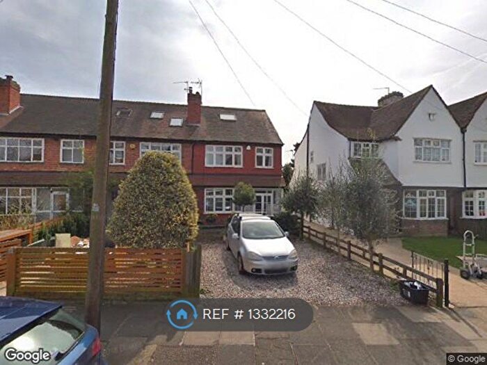 4 Bedroom End Of Terrace House To Rent In Holly Bush Lane, Hampton, TW12