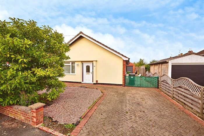 3 Bedroom Semi-Detached Bungalow For Sale In Canterbury Road, Peterborough, PE4
