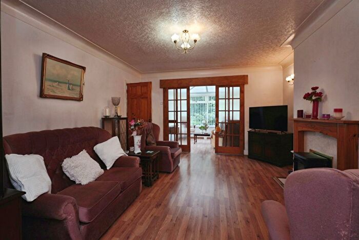 2 Bedroom Semi-Detached House For Sale In Stanley Road, Halifax, HX1