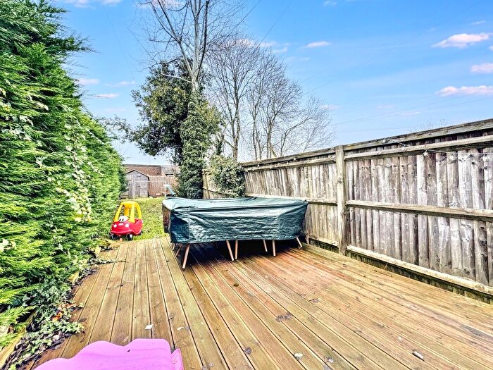 2 Bedroom Terraced House For Sale In Anstey Road, Alton, Hampshire, GU34