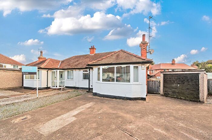 3 Bedroom Bungalow For Sale In Oak Avenue, Willerby, Hull, East Riding Of Yorkshi, HU10