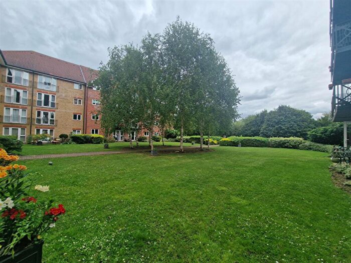 2 Bedroom Apartment To Rent In Crane Mead, SG12