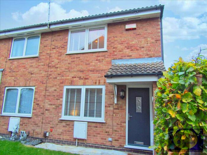 2 Bedroom Town House To Rent In Cherwell Court, Nuthall, Nottingham, NG6