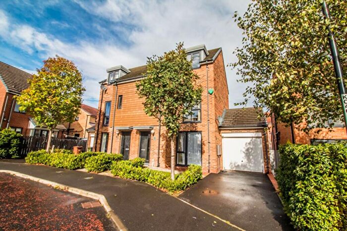 3 Bedroom Semi-Detached House For Sale In Meldon Close, Teal Farm, Washington, NE38