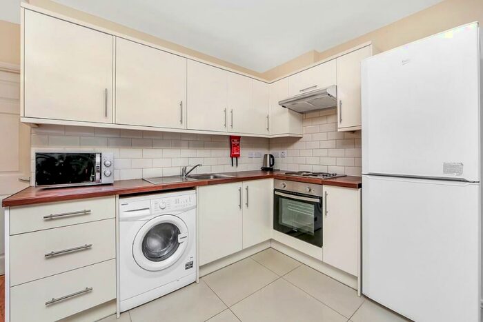 4 Bedroom Maisonette To Rent In Lorrimore Road, Kennington, Southwark, London, SE17