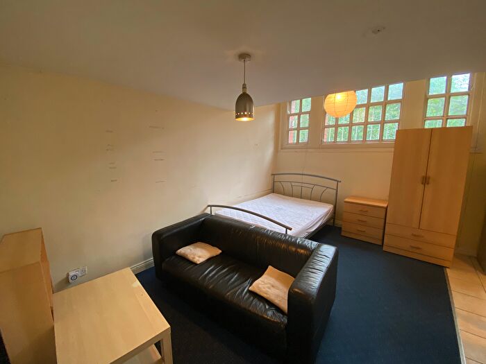 1 Bedroom Studio To Rent In Flat, Woodhouse Street, LS6