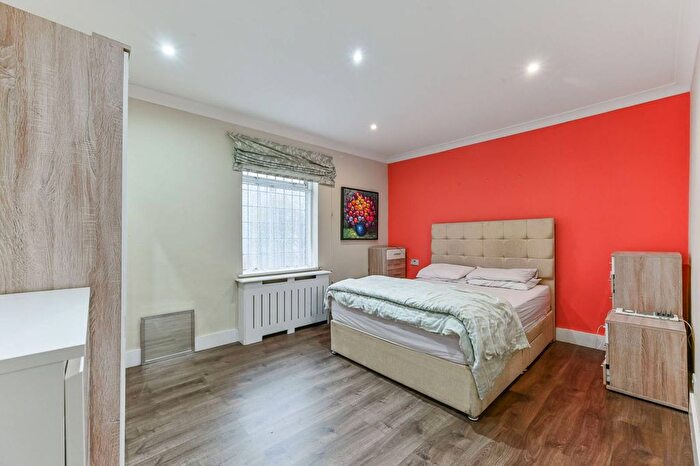 2 Bedroom End Of Terrace House To Rent In Frith Road, Central Croydon, Croydon, CR0