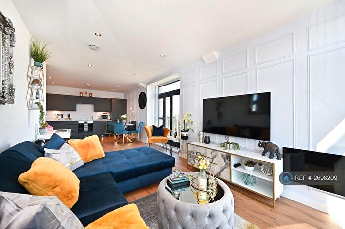 2 Bedroom Flat To Rent In Queensbridge Drive, Ramsgate, CT11