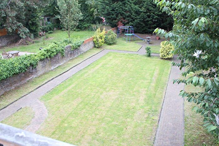 Studio To Rent In Madeley Road, London, W5