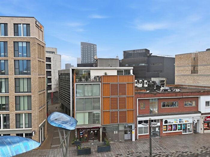 1 Bedroom Flat To Rent In Q Building, The Grove, Stratford, E15