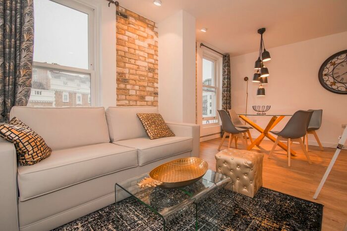 1 Bedroom Flat To Rent In Brentford, London, Uk, TW8