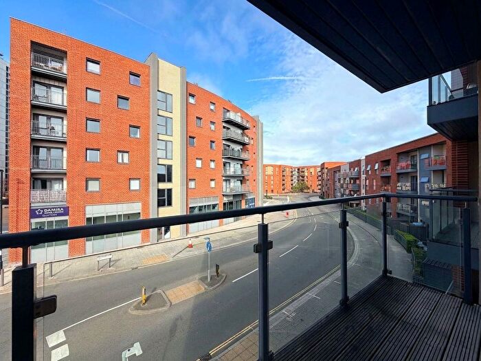 2 Bedroom Flat For Sale In John Thornycroft Road, Southampton, SO19