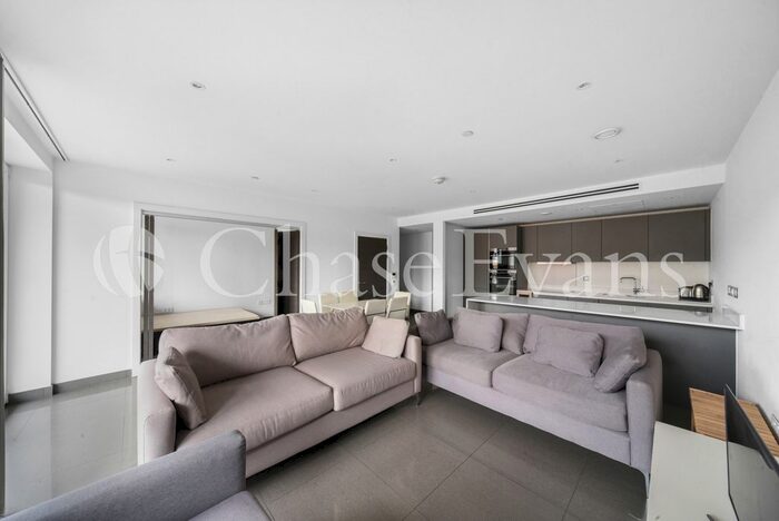 3 Bedroom Flat To Rent In Elliston Apartments, Blackfriars Circus, Southwark, SE1
