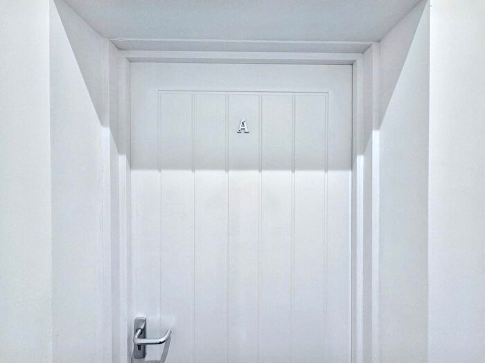 Studio To Rent In Westoe Road, ., South Shields, Tyne And Wear, NE33