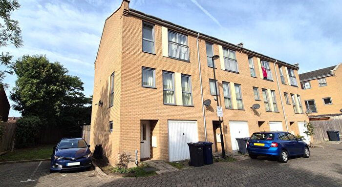 4 Bedroom Town House For Sale In Cameron Crescent, Edgware, HA8
