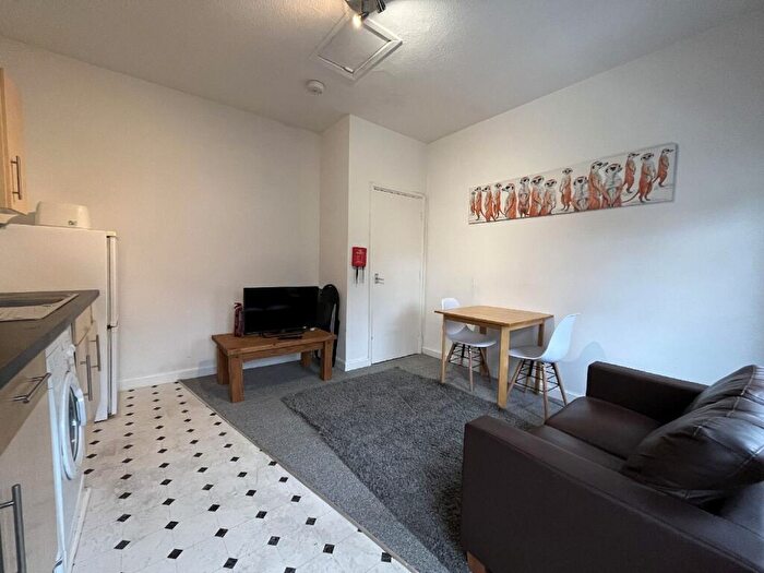 2 Bedroom House To Rent In Peveril Street, Arboretum, Nottingham, Nottinghamshire, NG7