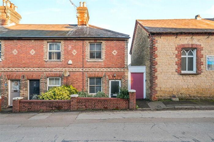 2 Bedroom End Of Terrace House For Sale In Lower Street, Haslemere, Surrey, GU27