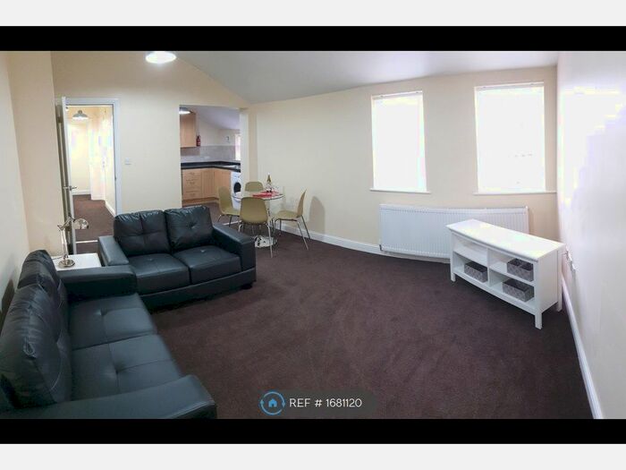 2 Bedroom Flat To Rent In Palatine Road, Manchester, M22