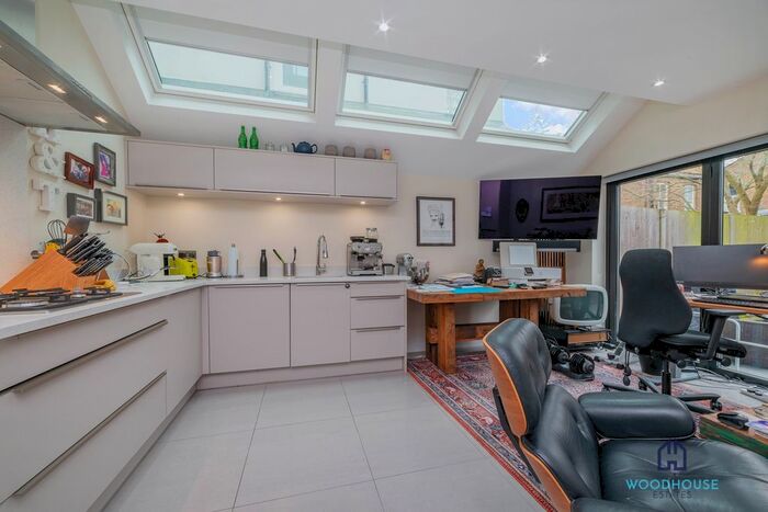 2 Bedroom Flat To Rent In Seymour Road, London, W4