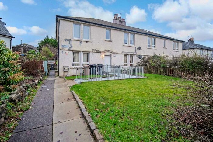 3 Bedroom Apartment To Rent In Miliken Place, Kilbarchan, PA10