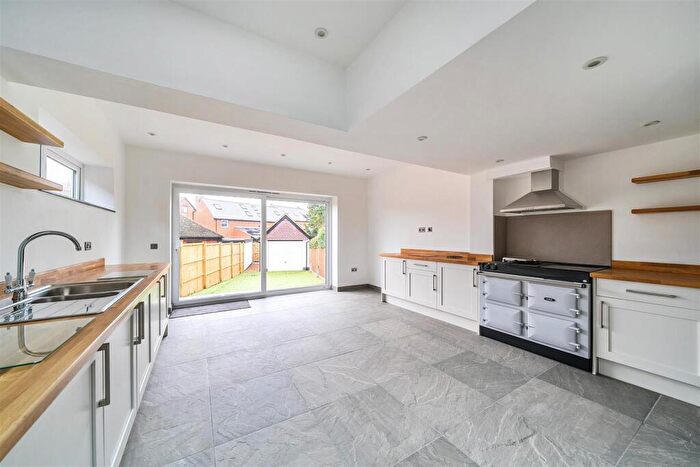3 Bedroom House To Rent In Newark Lane, Ripley, GU23