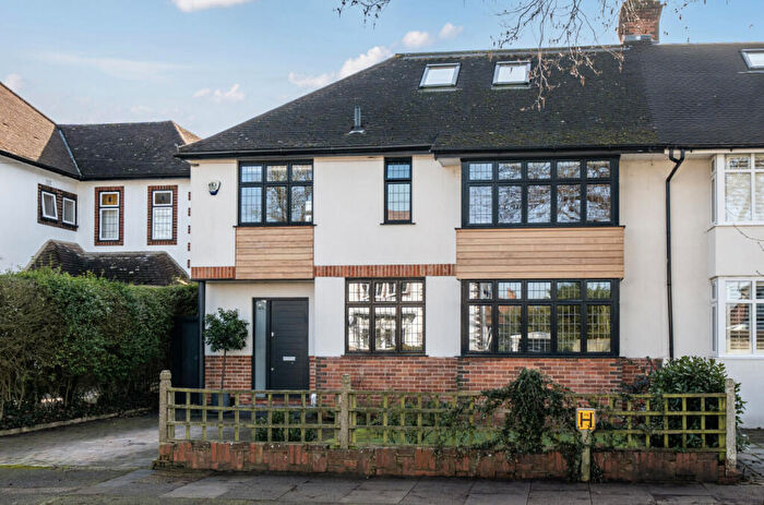 5 Bedroom Semi Detached House For Sale In Stanhope Avenue, Bromley, BR2