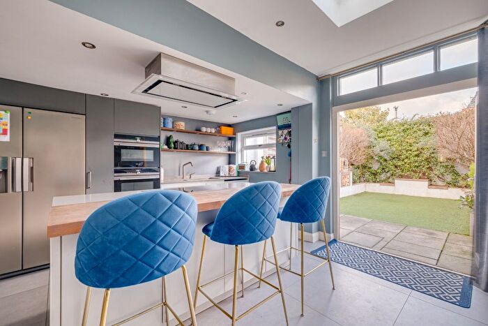 3 Bedroom Semi-Detached House For Sale In Eleanor Grove, SW13
