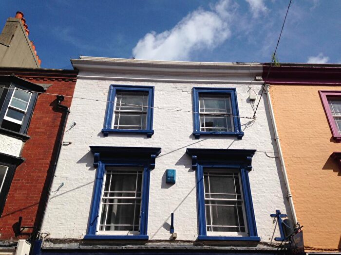 1 Bedroom Flat To Rent In Weymouth - St Thomas Street, DT4