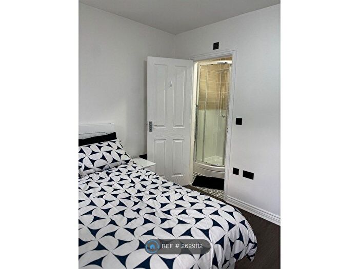 2 Bedroom Flat To Rent In Astley Brook Close, Bolton, BL1