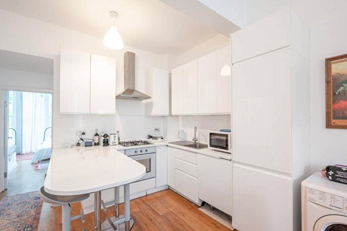 2 Bedroom Flat For Sale In Fellows Road, Belsize Park, London, NW3