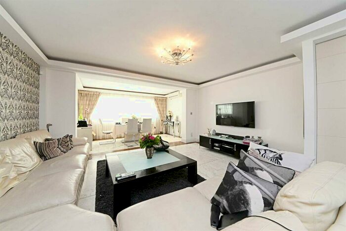 4 Bedroom End Of Terrace House To Rent In Elsinore Gardens, Cricklewood, NW2