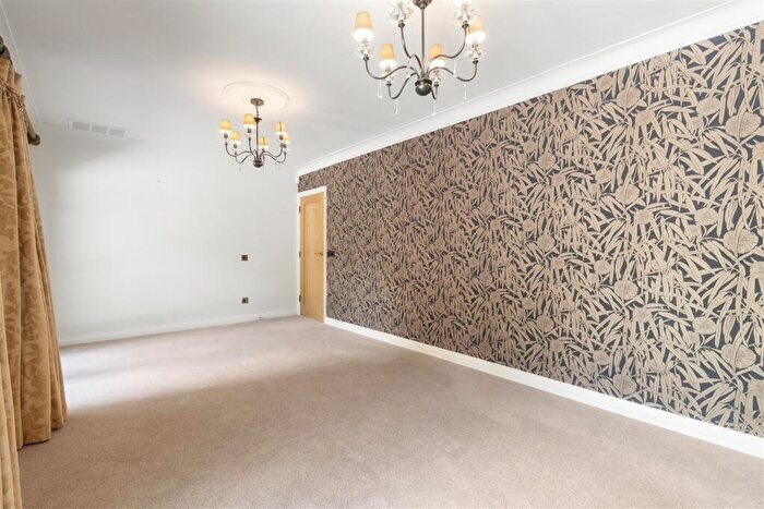 5 Bedroom Detached House To Rent In Endwood Drive, Sutton Coldfield, B74