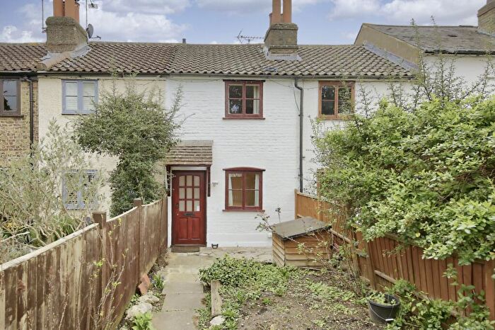 2 Bedroom House To Rent In Park Road, Hampton Wick, KT1