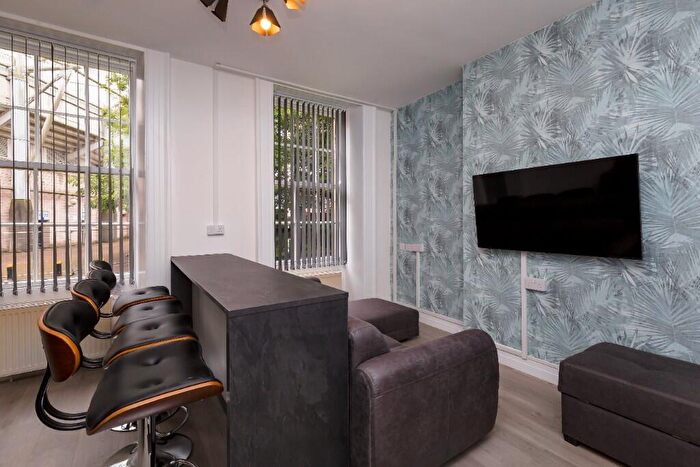 5 Bedroom Apartment To Rent In Leazes Terrace, Newcastle Upon Tyne, NE1