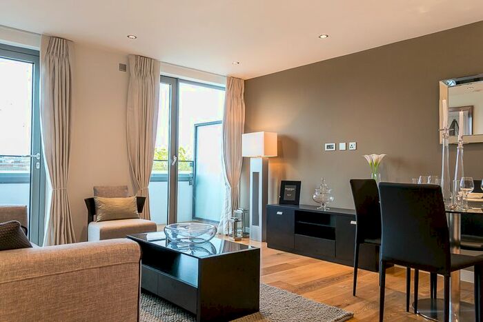 1 Bedroom Flat To Rent In Bonchurch Road, Portobello Square, Portobello Square, Ladbroke Grove, W10