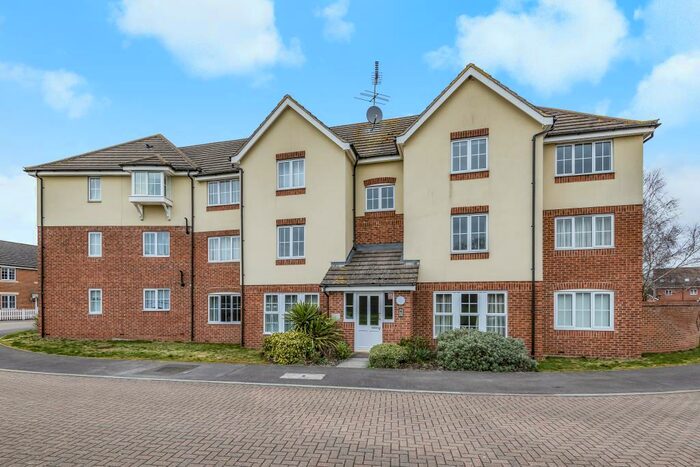 2 Bedroom Apartment To Rent In Thatcham, Berkshire, RG19