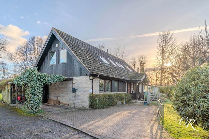 4 Bedroom Detached House For Sale In Sandford Mill Close, Cheltenham, GL53