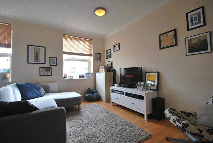 1 Bedroom Flat To Rent In Crystal Palace Road, SE22