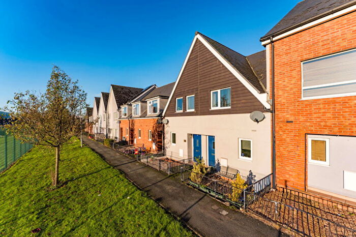 2 Bedroom Terraced House For Sale In Vincent Street, Salford, M7
