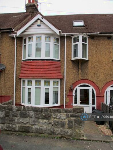 4 Bedroom Terraced House To Rent In Westmount Avenue, Chatham, ME4