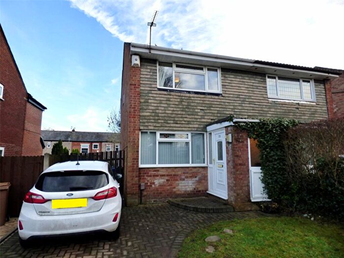2 Bedroom Semi-Detached House To Rent In Hartford Close, Heywood, Lancashire, OL10