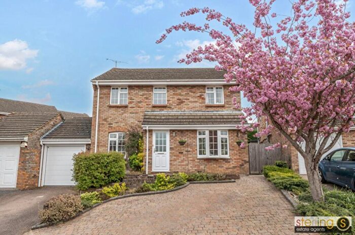 4 Bedroom Detached House For Sale In Hunters Close, Tring, HP23
