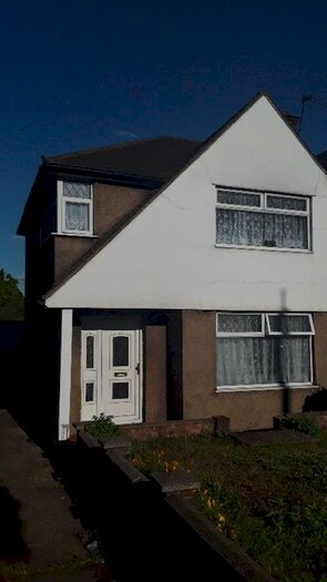 3 Bedroom Semi-Detached House To Rent In Great Cambridge Road, Enfield, EN1